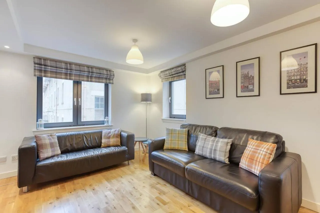 *Amazing Location!*In Heart Of The City. 2Br & Cot Edinburgh 0*,  Großbritannien